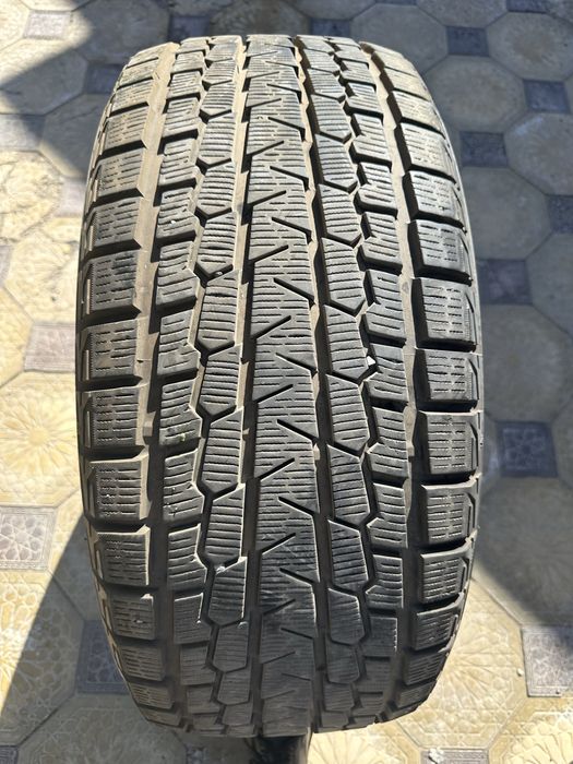 Зимние шины Yokohama R19 в отличном состояний