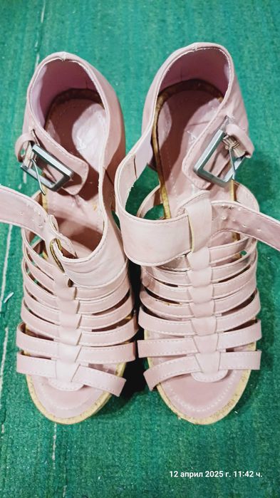 Розови обувки Go Jane Canada