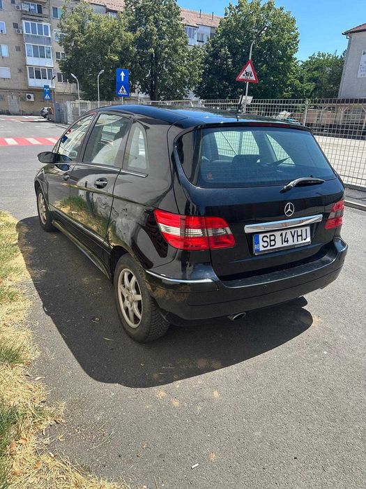 Vând Mercedes B-Klasse, 1.7 benzină, 2006, cu probleme/pt. dezmembrări