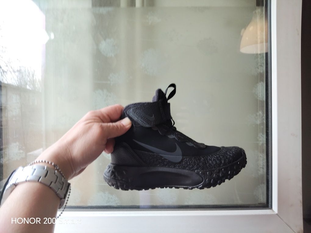 Vând adidas ghetuța Nr 30 Nike Terrascout