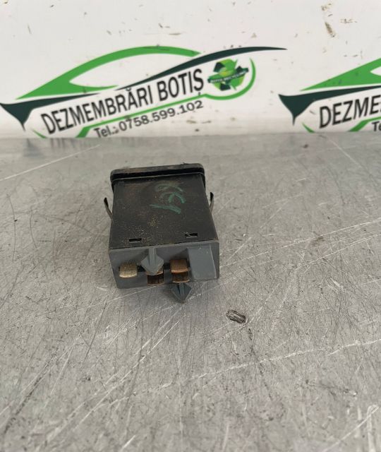 Buton avarie 7M5 953 235 A Fiat Punto a 2-a generatie
