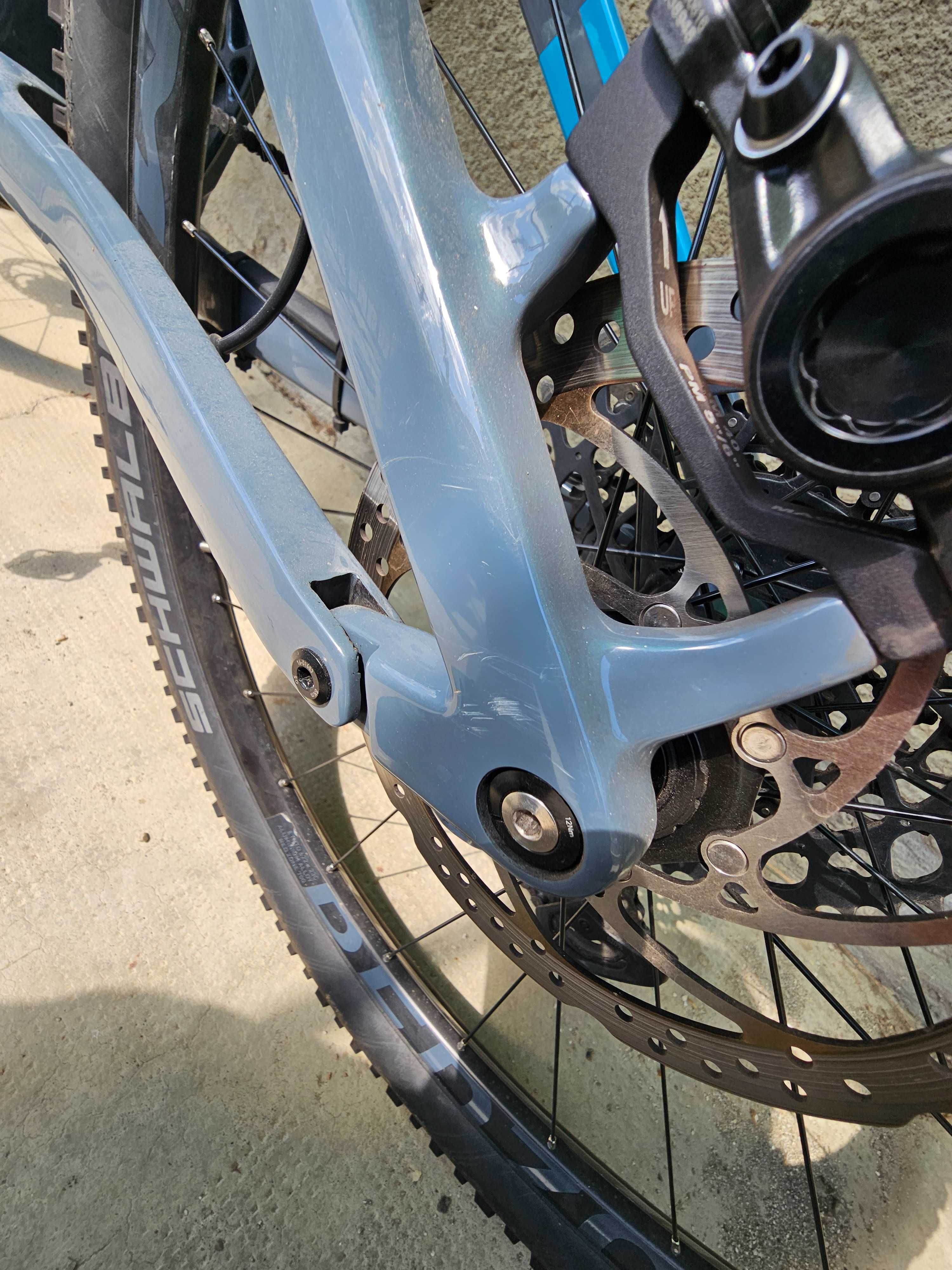 Vand Bicicleta Cube AMS 100 Carbon Blue 2021 folosita aprox. 300 km