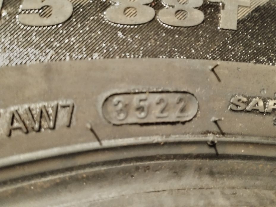 Vând cauciucuri de iarna.