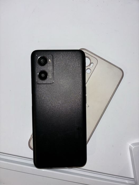 Телефон хороший состояиние почти новый