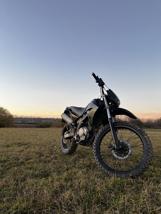 Cross yamaha xt125R