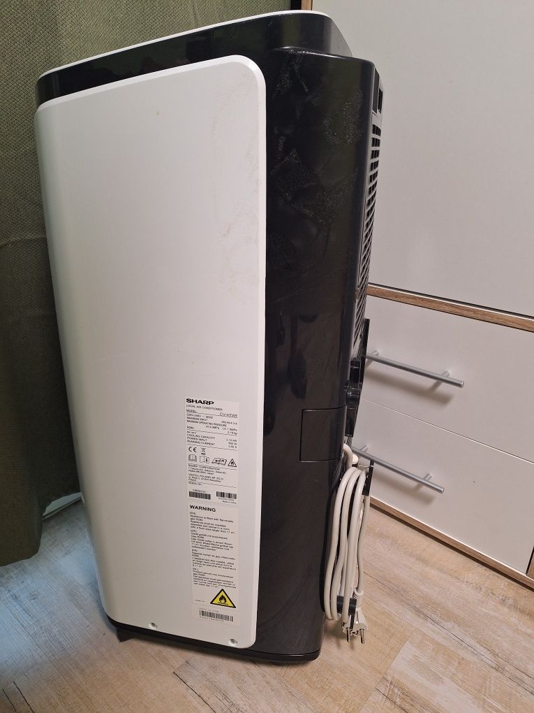 Продавам мобилен климатик Sharp CVH7XR