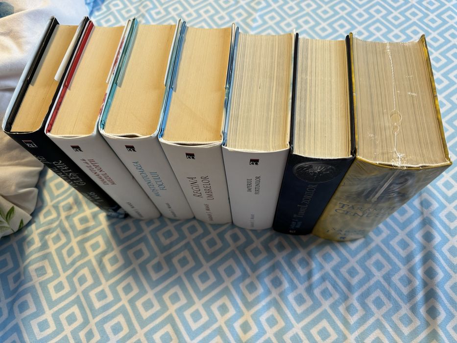 seria Tronul de Clestar