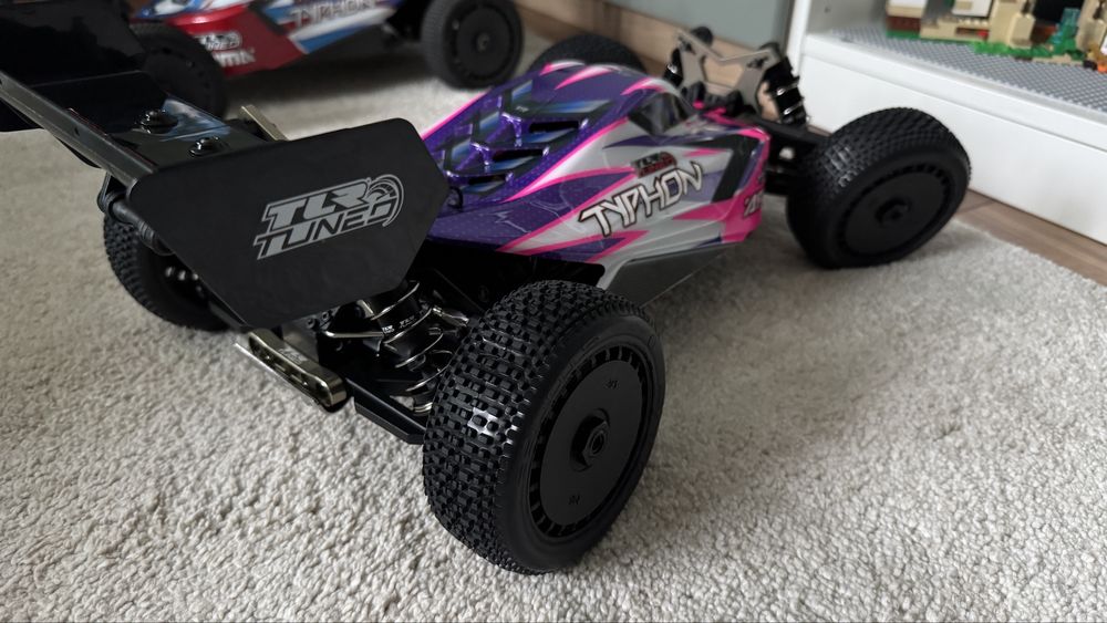 Arrma typhon 1/8 rc car
