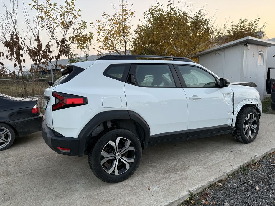 Dacia Duster 2025 MHEV model nou avariat