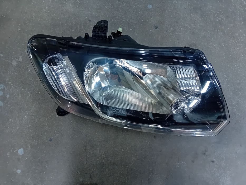 Far dreapta Dacia Logan 2 2013-2016
