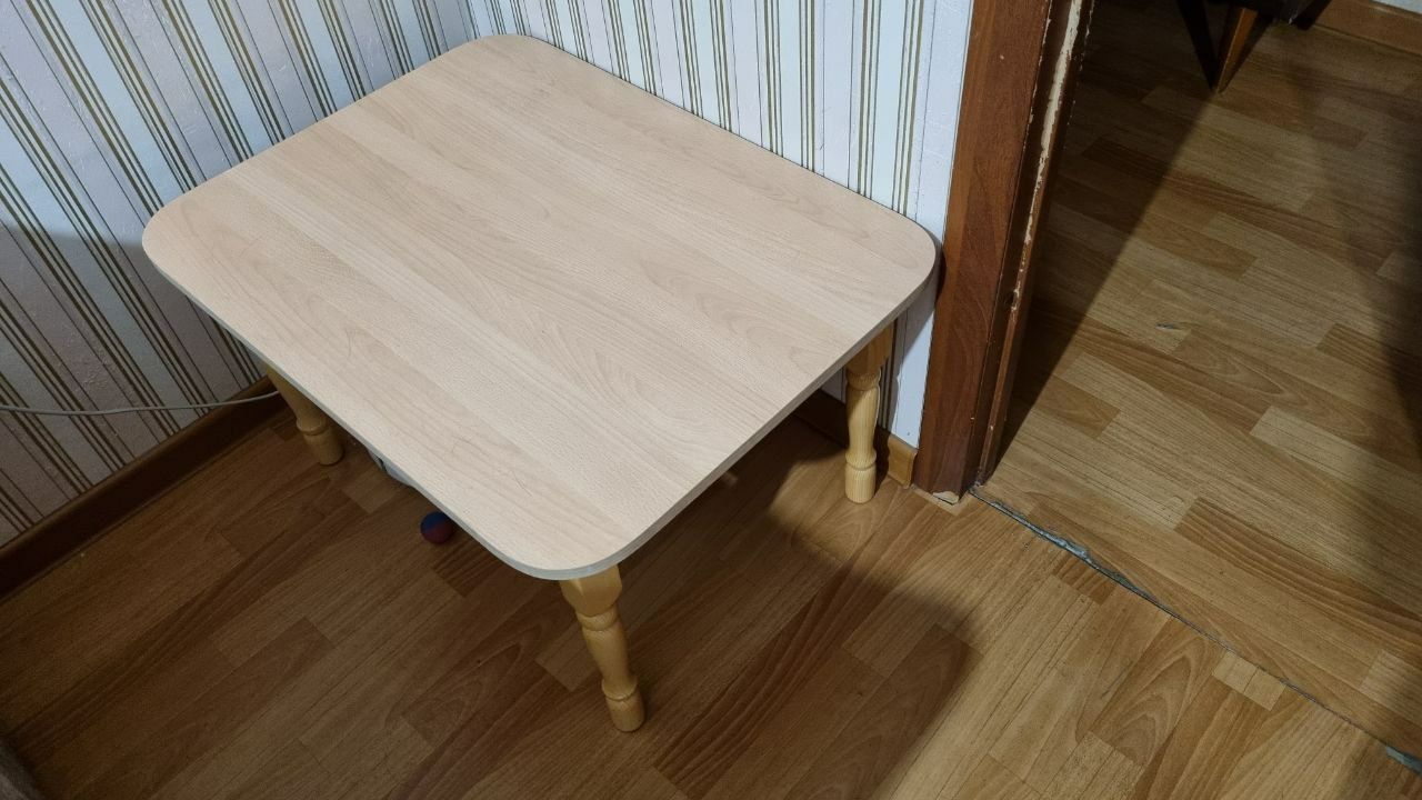 Детский/журнальный стол, деревянный. 15 000тг