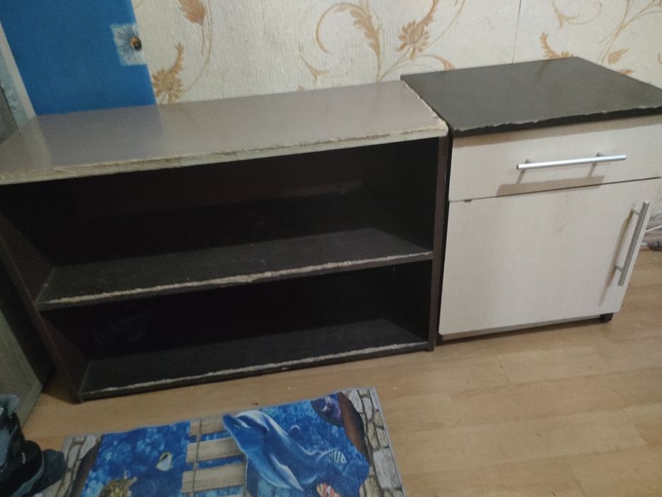 Отдам бесплатно обувницу и тумбу
