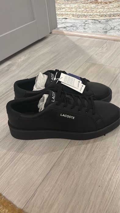 Продам новые, по себестоимости оригинальные кеды Lacoste
