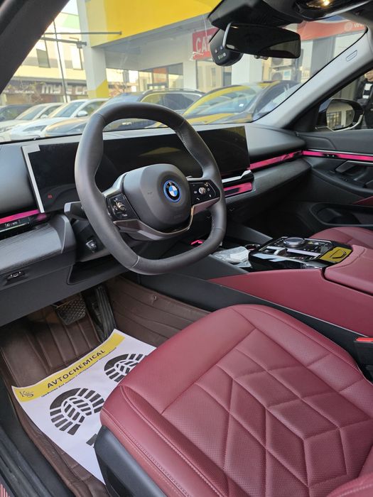 BMW i5 35L eDrive 2024