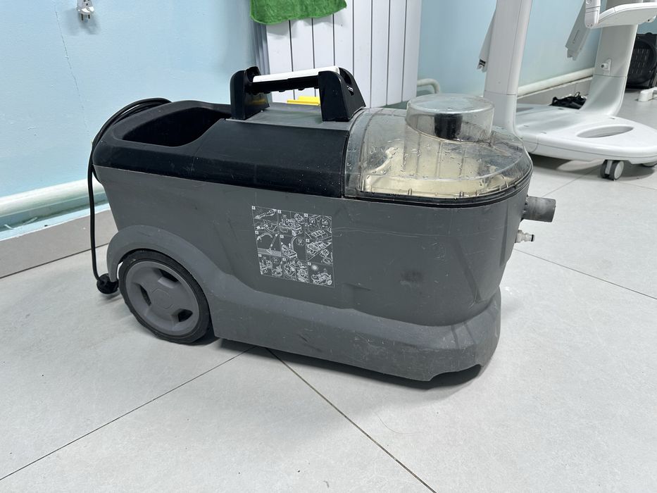 Продам пылесос Karcher puzzi 10/1