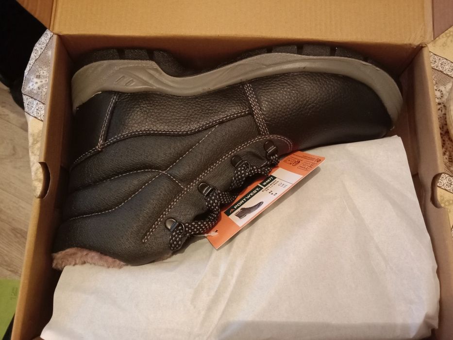 Продам спец.ботинки