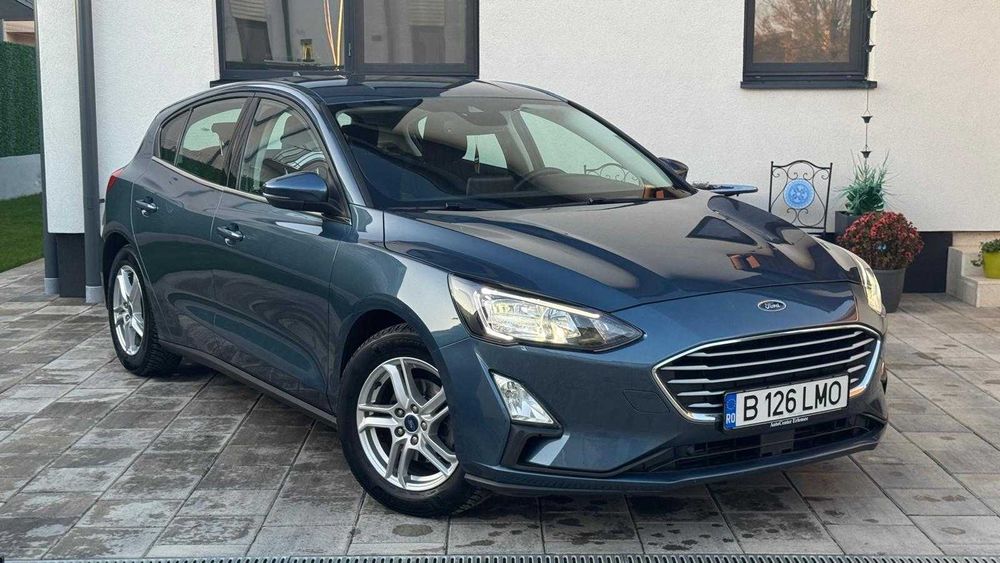 Ford Focus Titanium- KeyLess Entry+Go- Camera- Apple CarPlay 97000 km!