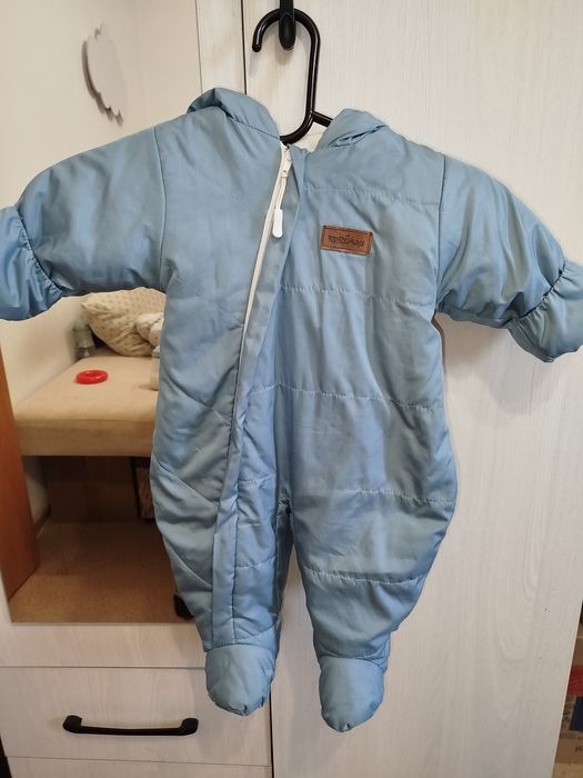 Продам демисезонный комбинезон.