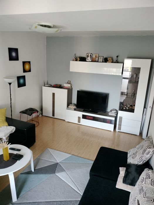 Închiriez apartament 3 camere Unirii Sud, decomandat
