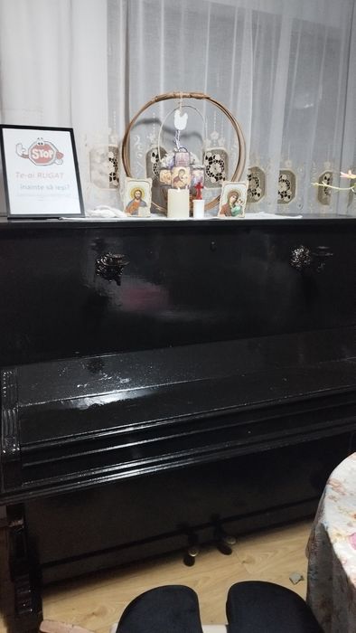 Pian autentic vechi de 200 de ani