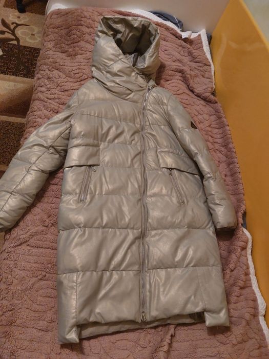Продам зимний пуховик