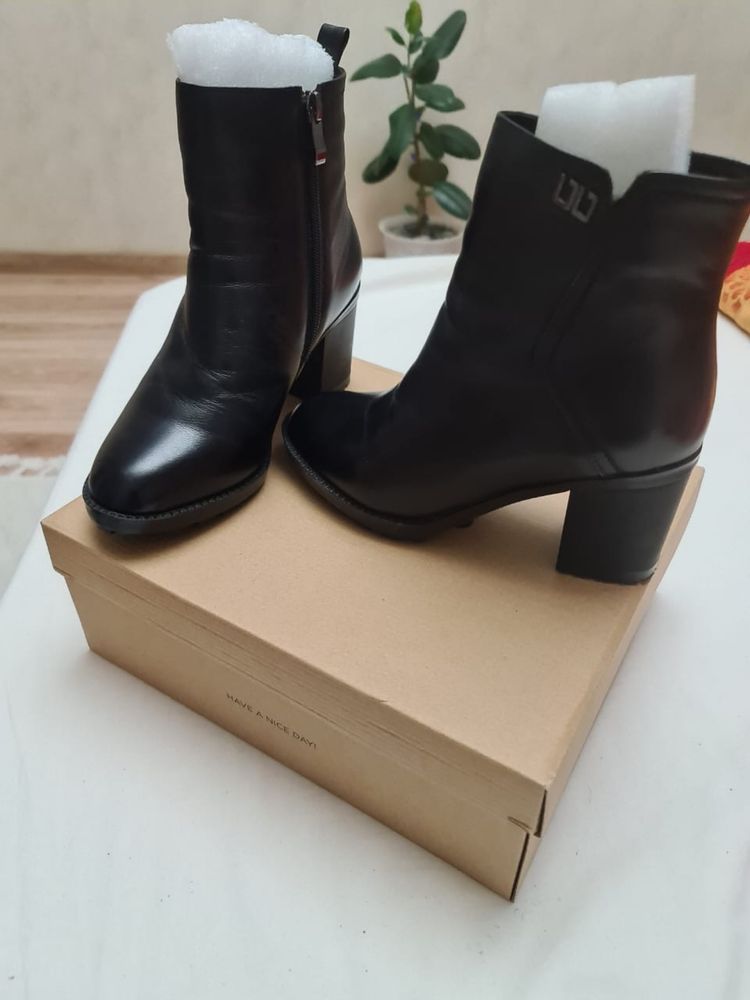 Продам женскую обувь