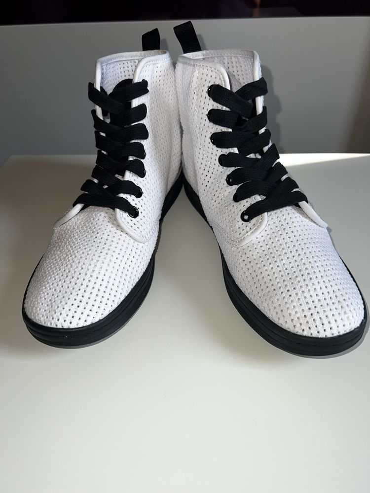 Dr. Martens кецове