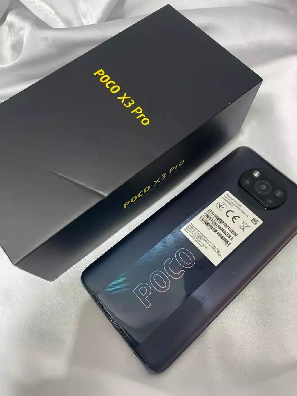 Продам poco x3 pro 256/8 практически новая