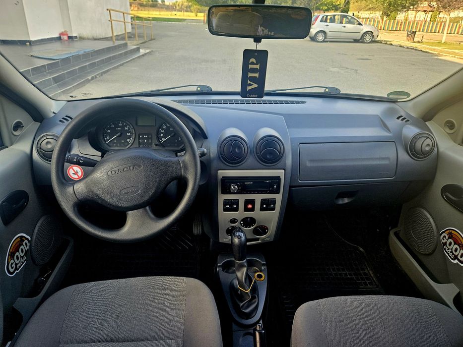 Vând Dacia Logan MCV 1.6MPI