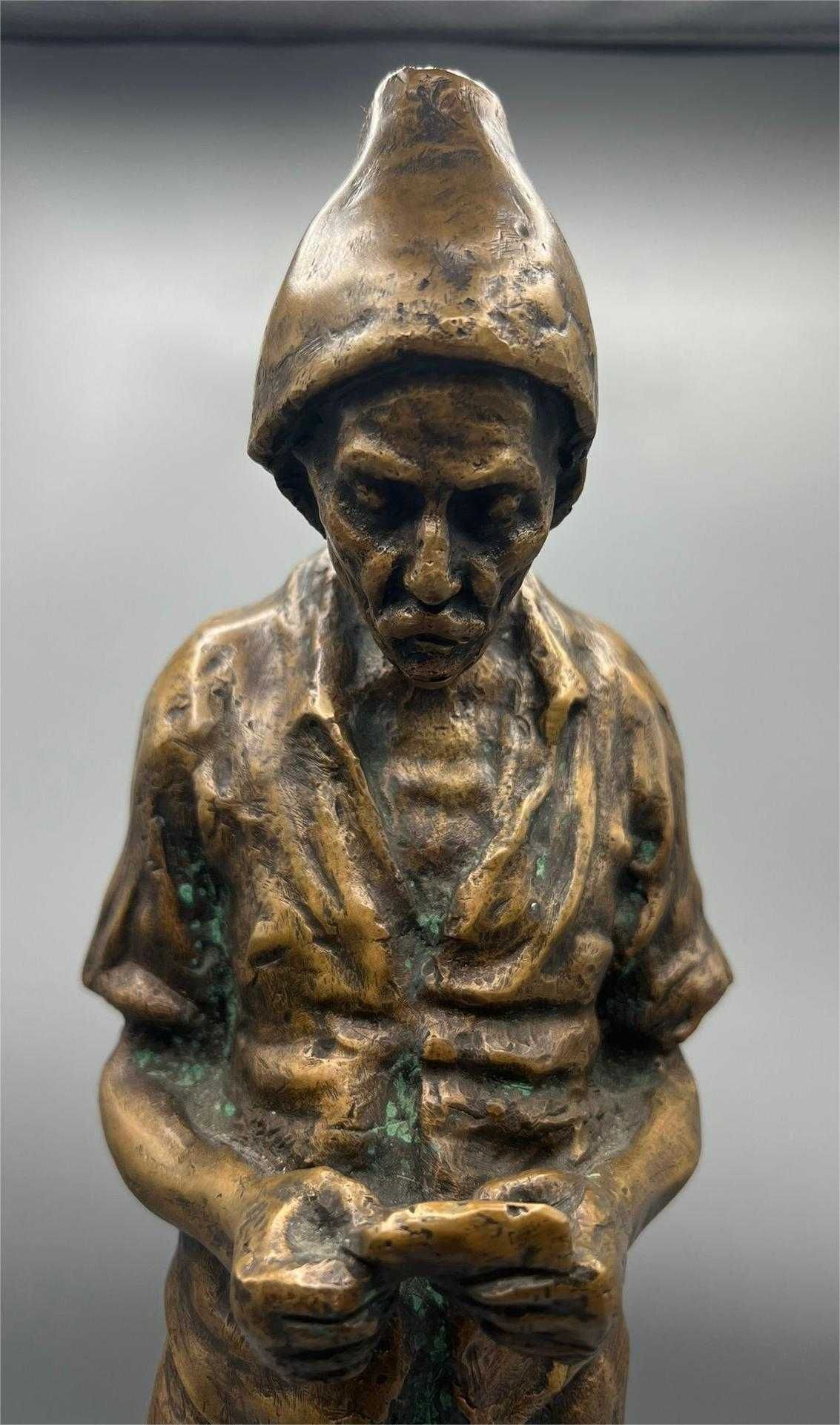 Liquid Money vinde statueta bronz Spiridon Georgescu
