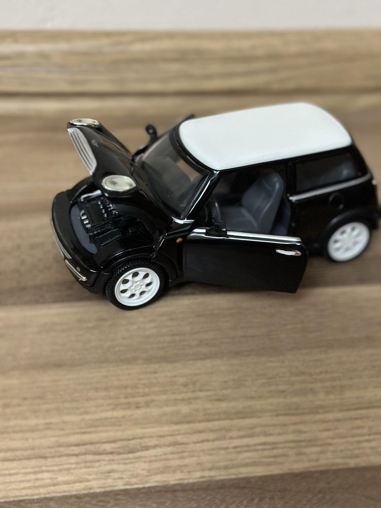 Метална Кола Mini Cooper 1:24