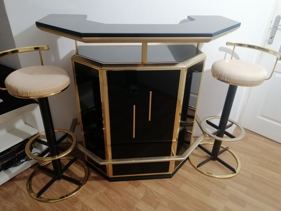 Bar băuturi +două scaune