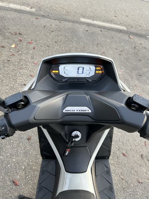 Scuter Kymco Skytown 125cc A1 - 2025 (Nu Honda, Ktm, Yamaha)