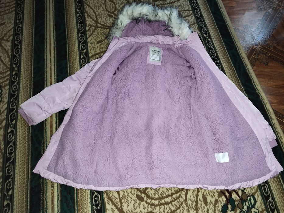 Продам зимнюю куртку на девочку