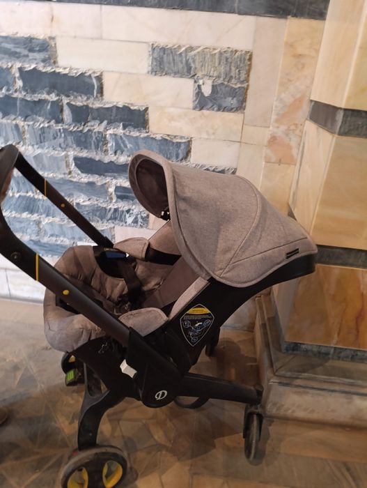 Коляска б/у в хорошем состоянии яа