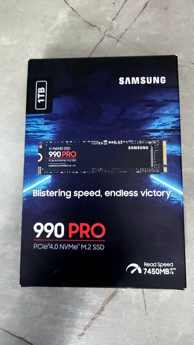 ⁷Samsung SSD M.2 990 Pro