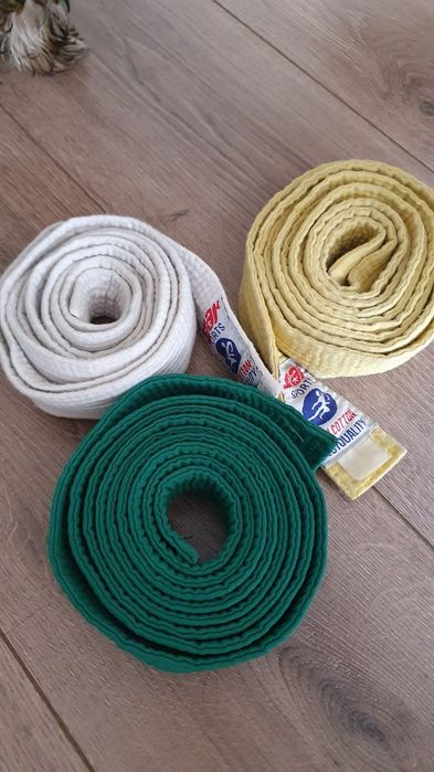 Продам 3 спортивных пояса