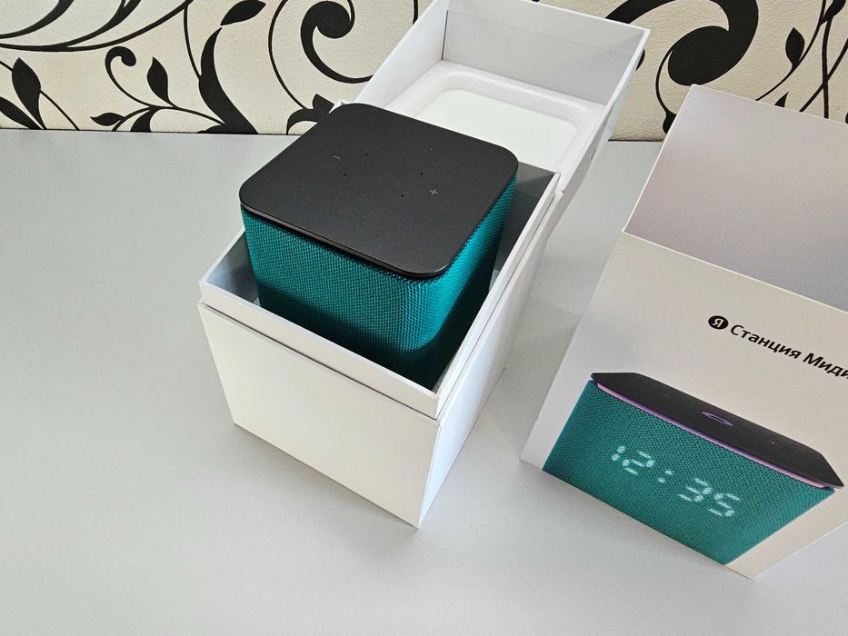 ПРОДАМ Яндекс Станция Миди (Умная колонка) 24Вт. Состояние НОВОЕ.