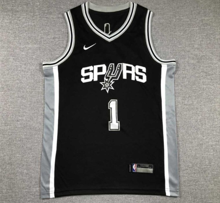 Maiouri de baschet cu Victor Wembanyama