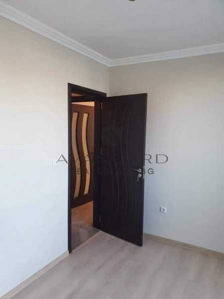 Продава се Тристаен апартамент в Пловдив, Христо Смирненски - 118 кв.м за 1195 €/кв.м - Снимка #3