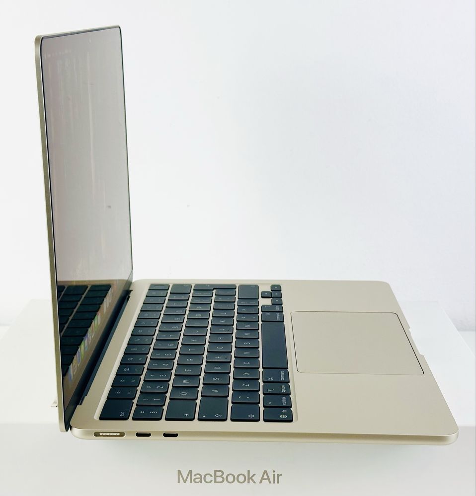 НОВ! Apple MacBook Air 13" M4 16RAM 256GB Starlight Гаранция!