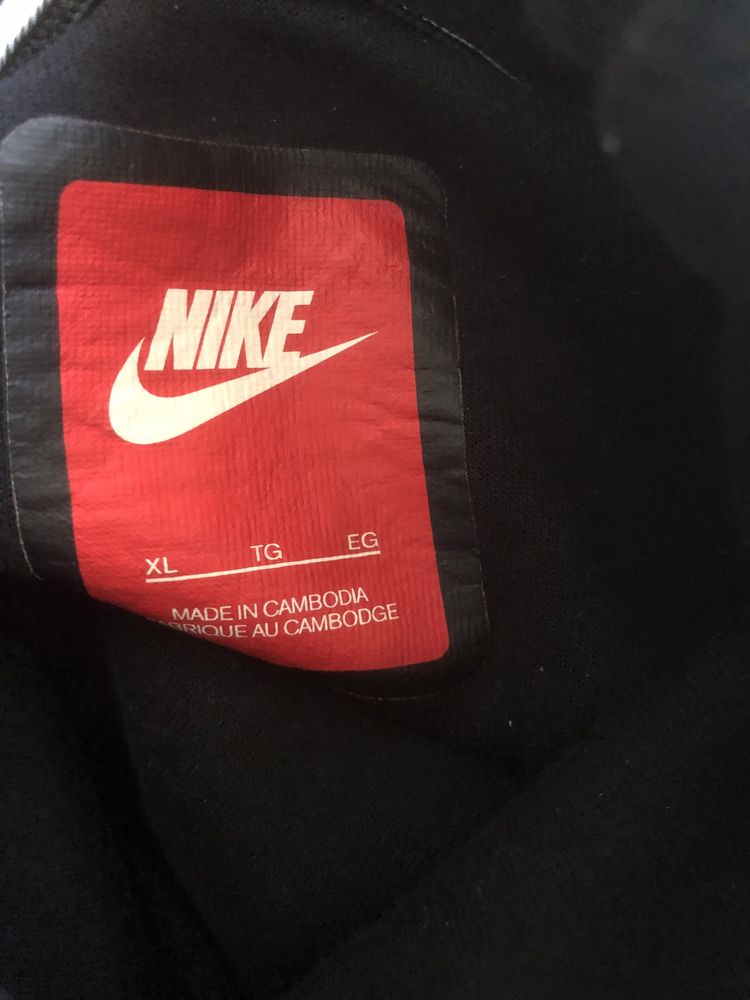 Nike tech fleece мъжко горнище анцуг размер отговаря на M / L
