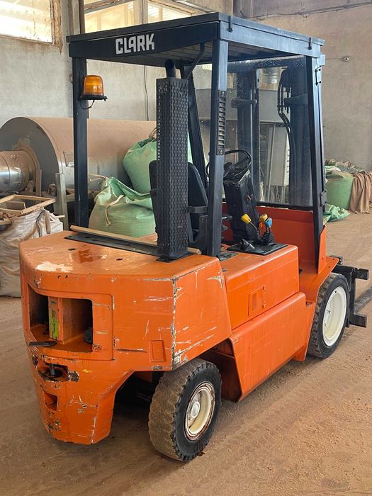 MOTOKAP CLARK - DPM 30 H - Продавам замяням с друг с по големи гуми.