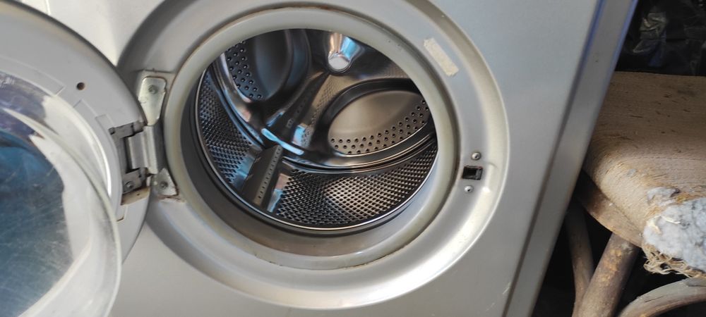 Пералня Indesit на части