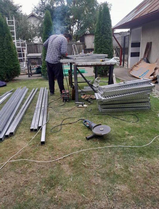 Scări metalice exterior pentru case , beciuri și incendiu ISU