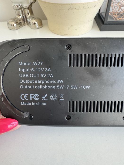 Безжична зарядна станция за iPhone