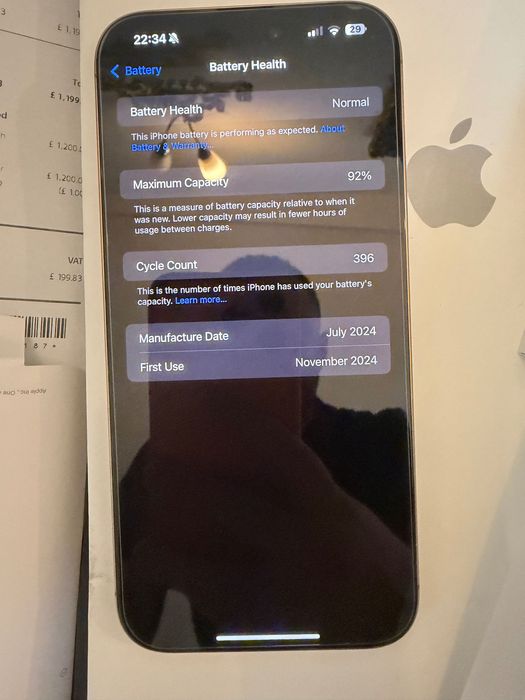 iPhone 16 Pro Max Dessert Titanium Перфектен Айфон 16 Про Макс Златен