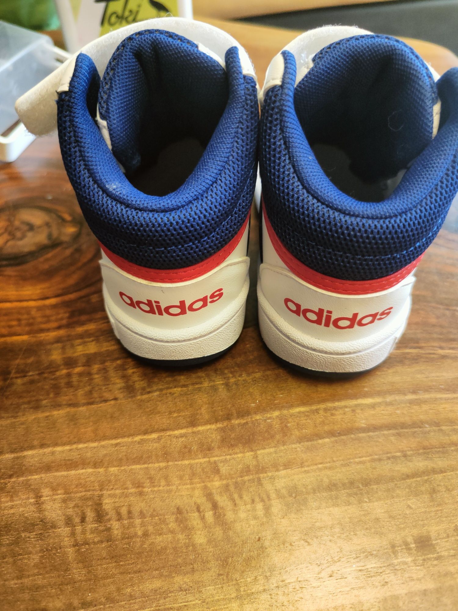 Бебешки високи кожени обувки маратонки Adidas размер 22, UK 5.5, 130 с