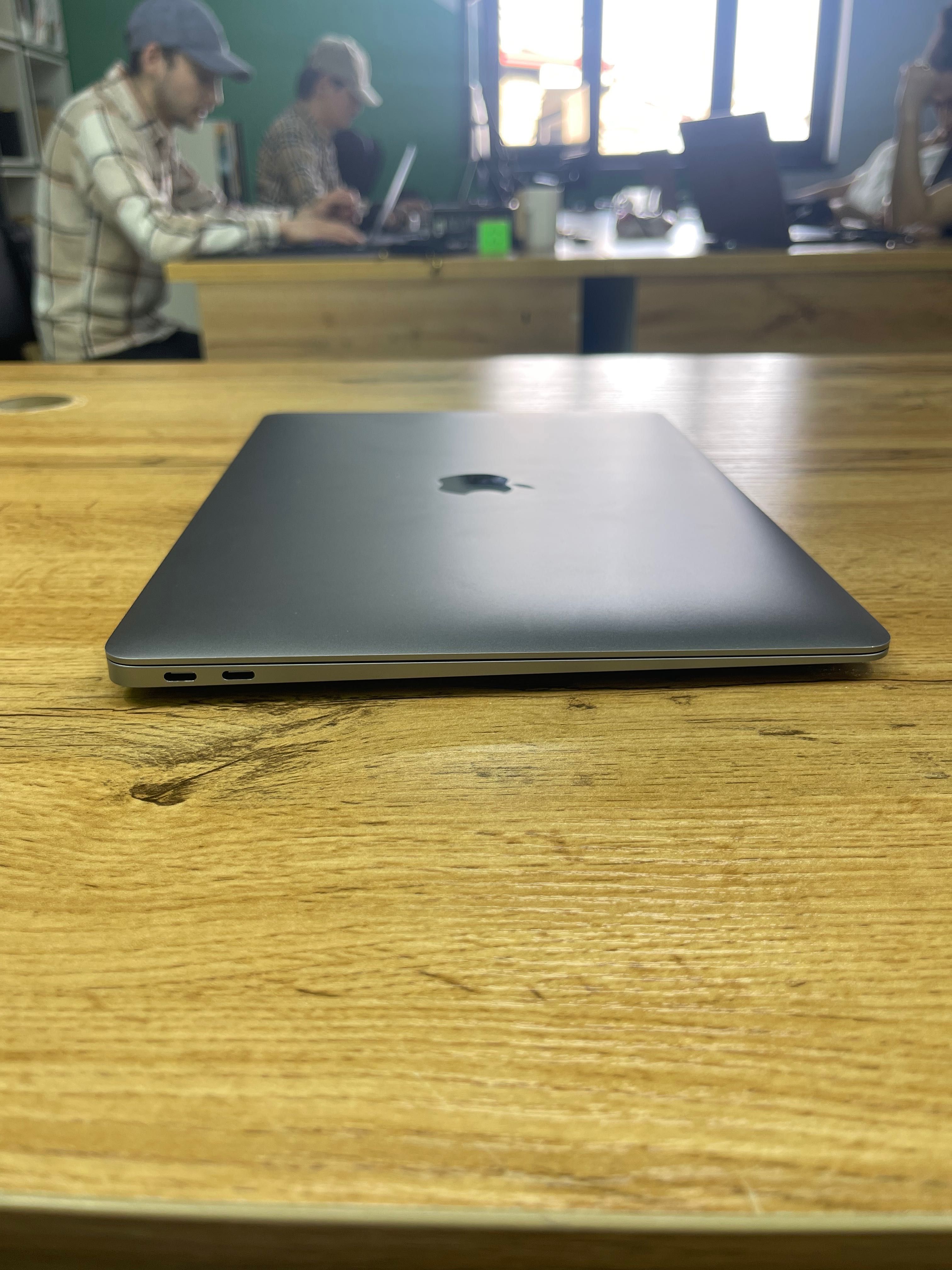 Macbook Air 2020 8/256