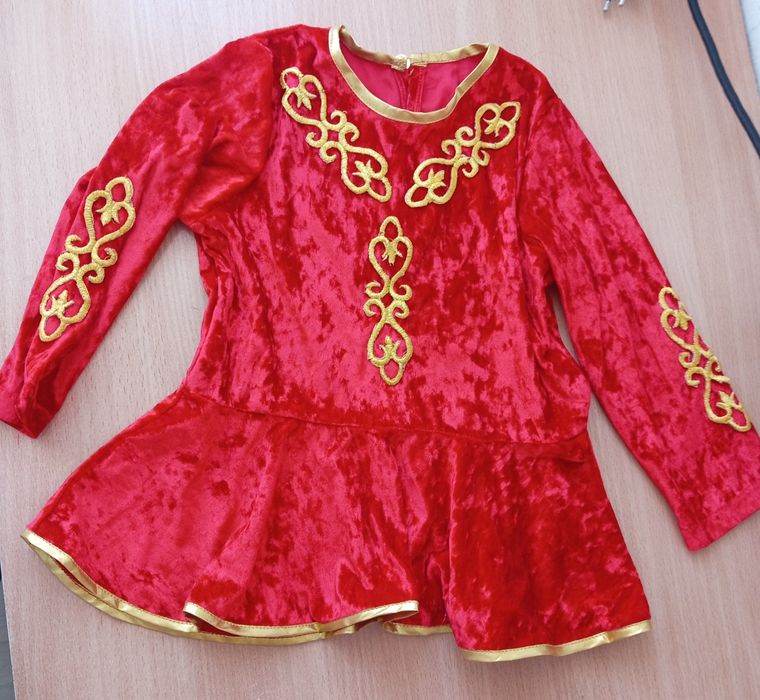 Продам детские костюмы